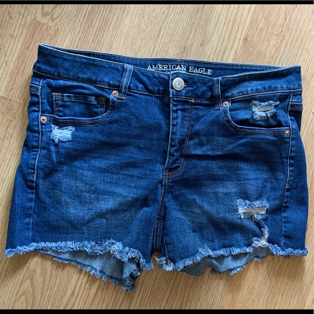 American Eagle Midi shorts